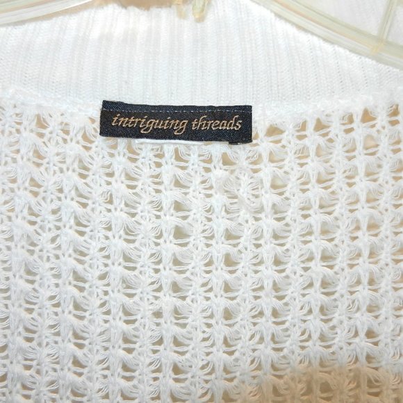 Intriguing Threads White chrocheted shrug - Picture 3 of 6